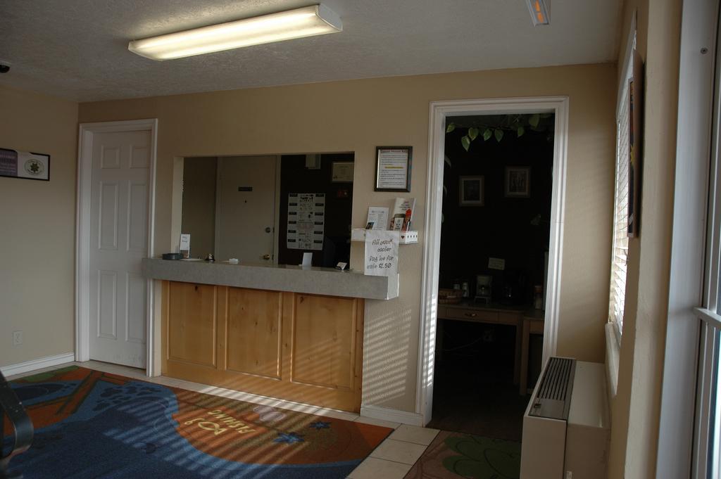 Budget Motel Delta Екстериор снимка